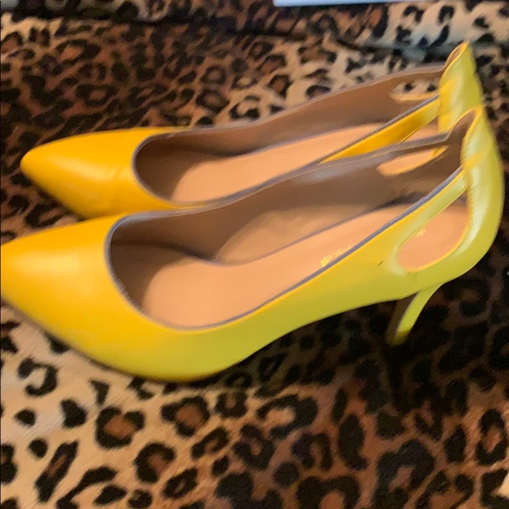 Yellow high heels